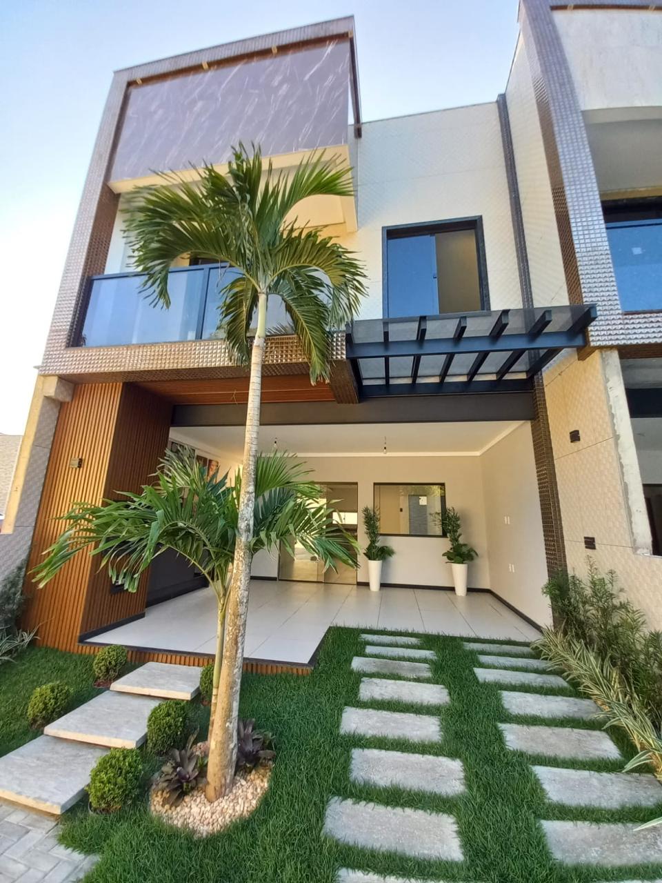 Duplex de Alto Padrão em Condomínio Fechado com 3 Quartos e Lazer Completo